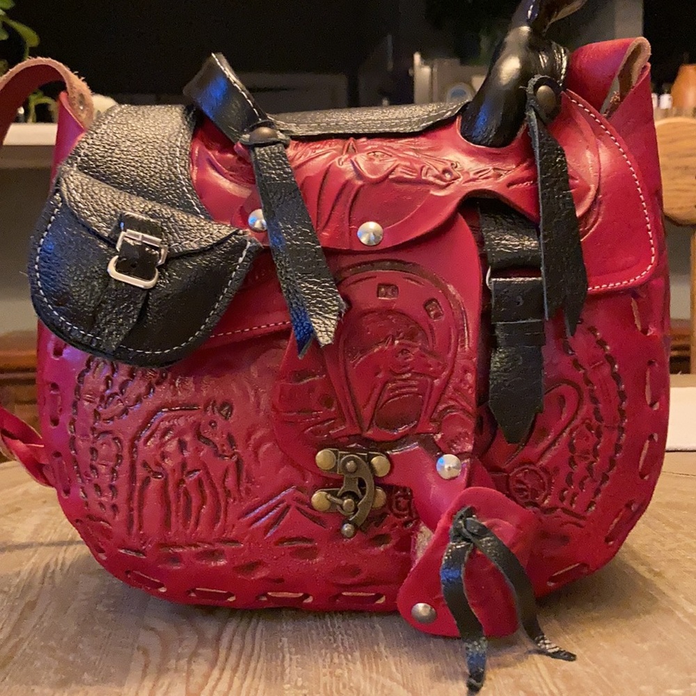 🐎 Horse & Saddle Purse Hand Tooled Leather Red
